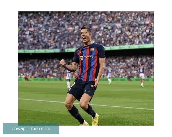 莱万绝杀奥萨苏纳亲自主罚点球巴塞罗那客场胜利纪实