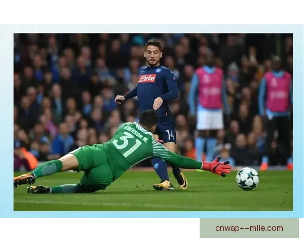 埃德森依旧展现精准出球能力助力曼城稳固防线 埃德森依旧展现精准出球能力助力曼城稳固防线